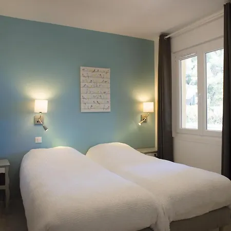 Des Joncas Aparthotel *
